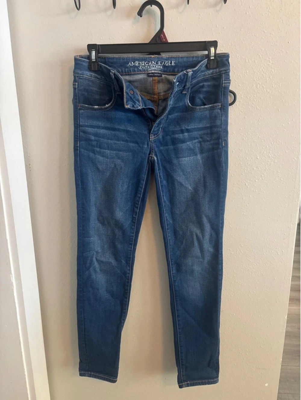 American Eagle super stretch size 6 short jeans